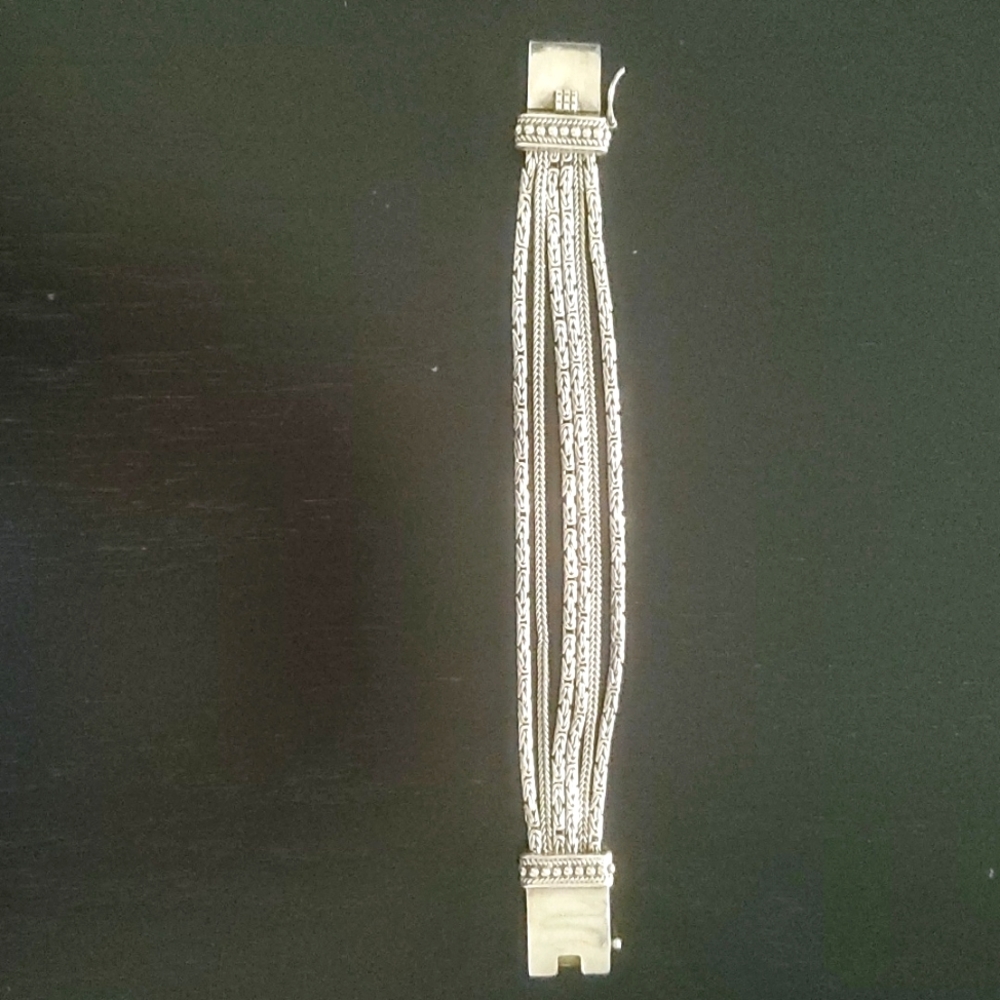 Sterling Silver retired Silpada bracelet